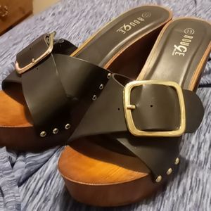 SIZE 11 FEMALE CLOG LIKE SANDAL BY ROUGE HELIUM
